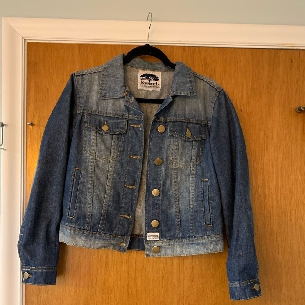Forrestel Medium Blue Denim Jacket Size Medium.